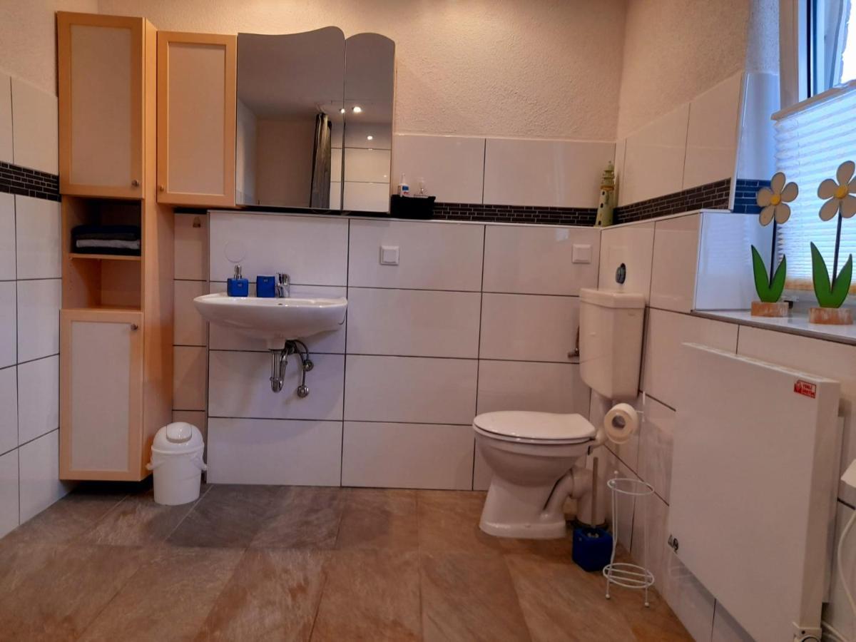 Willkommen In Dem Luftkurort Und Kaesestadt Nieheim Rennstrecke 4Km Entfernt Fewo1 Dış mekan fotoğraf